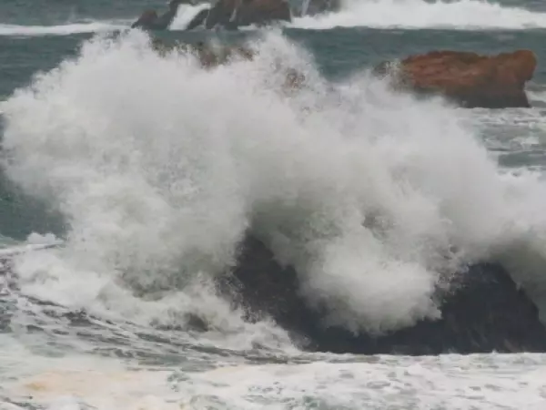 Marejadas se extenderán desde Coquimbo a Aysén: estas son las zonas y horas críticas