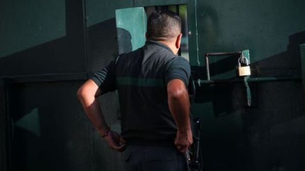 Investigan asesinato de reo al interior de la Complejo Penitenciario de Arica