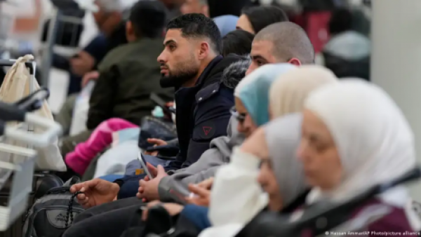 <p>Miles de viajeros varados en aeropuertos de Medio Oriente</p>Miles de viajeros varados en aeropuertos de Medio Oriente
