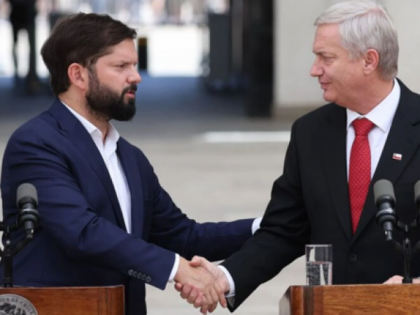 Boric busca retomar conversaciones con Kast