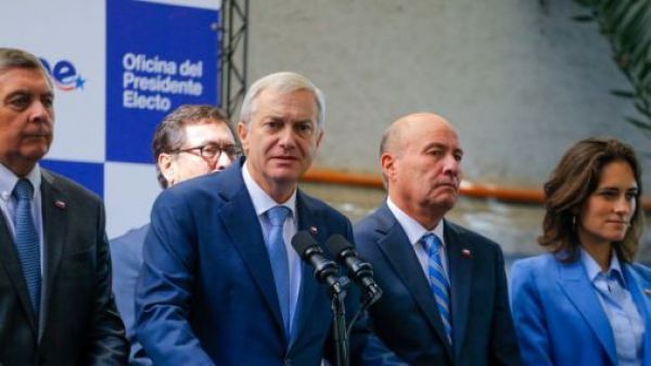 Kast anuncia el fin del traspaso luego de quiebre con Presidente Boric: "No confiamos en la información que se nos entrega"
