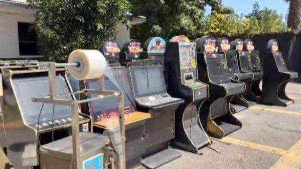 <p>Descubren casino clandestino y detienen a ciudadano chino propietario</p>Descubren casino clandestino y detienen a ciudadano chino propietario
