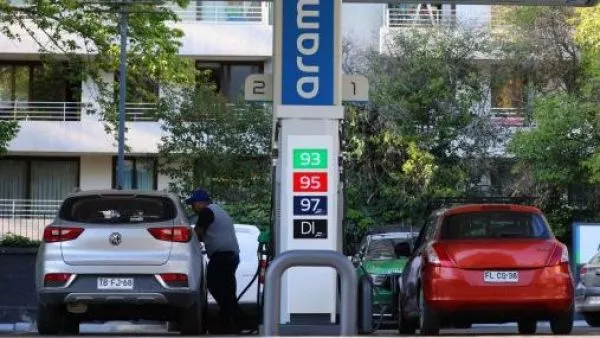 Precio promedio de las bencinas aumentará $20 por litro este jueves