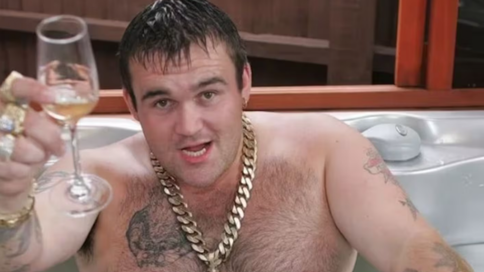 Un recolector de basura ganó $11 mil millones en la lotería y volvió a su trabajo tras perderlo todo