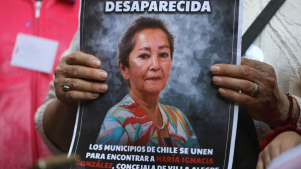 <p>Concejala desaparecida: PDI registra casa donde fue vista por última vez</p>Concejala desaparecida: PDI registra casa donde fue vista por última vez
