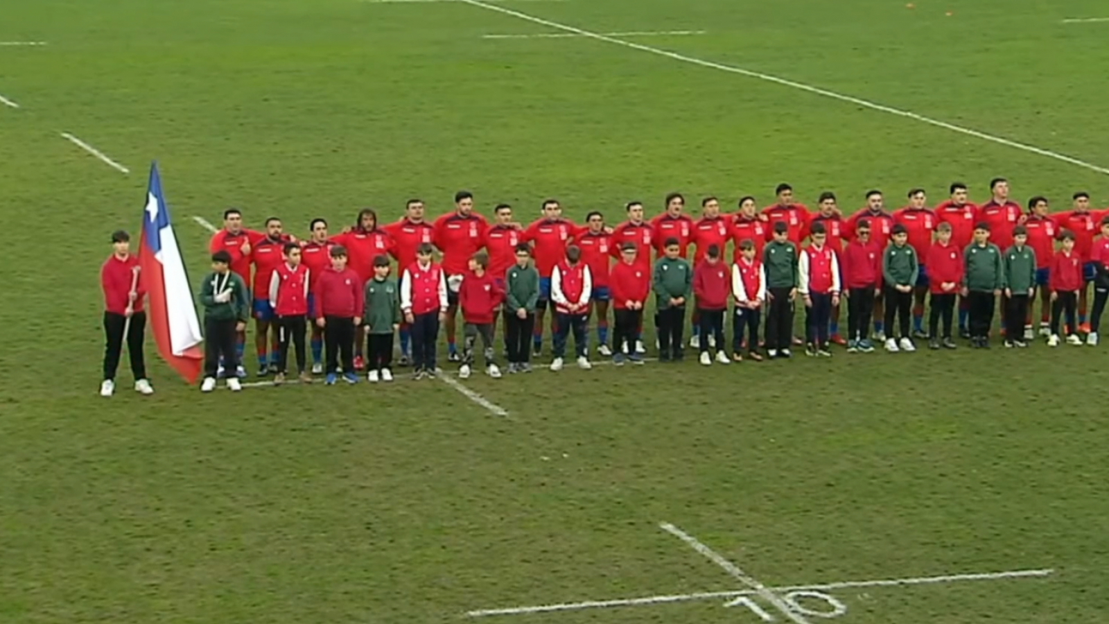 Emocionante: Así se escuchó el Himno Nacional de Chile en la previa del amistoso de rugby en Italia
