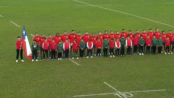 Emocionante: Así se escuchó el Himno Nacional de Chile en la previa del amistoso de rugby en Italia
