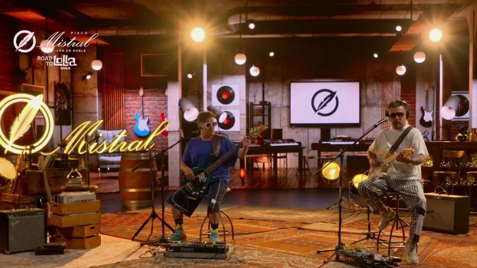<p>Hermanos Ilabaca en Mistral Road To Lolla</p>
