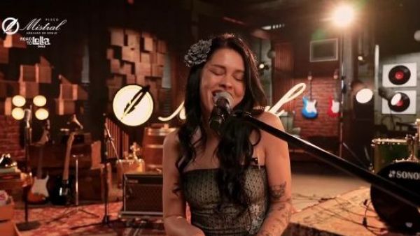 <p>Soulfia en Mistral Road To Lolla</p>Acaramelada - Soulfia | Road to Lolla
