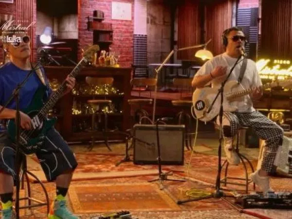 Hermanos Ilabaca en Mistral Road To Lolla