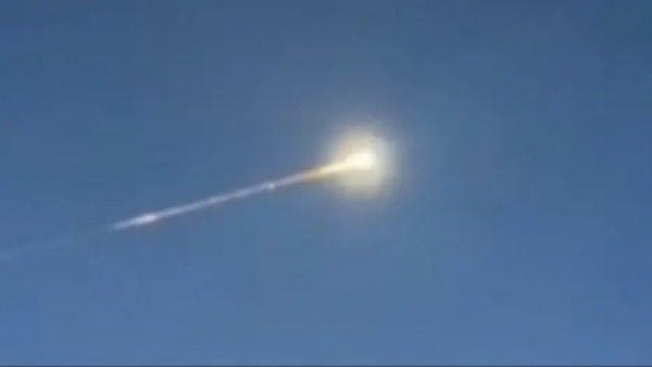 <p>Meteorito cae en Alemania y atraviesa el techo de una casa</p>Meteorito cae en Alemania y atraviesa el techo de una casa
