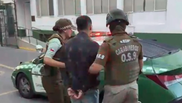 <p>Golpiza y atropello a conserjes en Huechuraba: detienen a presunto responsable</p>Golpiza y atropello a conserjes en Huechuraba: detienen a presunto responsable
