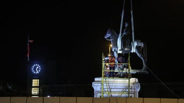 "Es hacer justicia": Regresa estatua de general Baquedano tras casi cinco años
