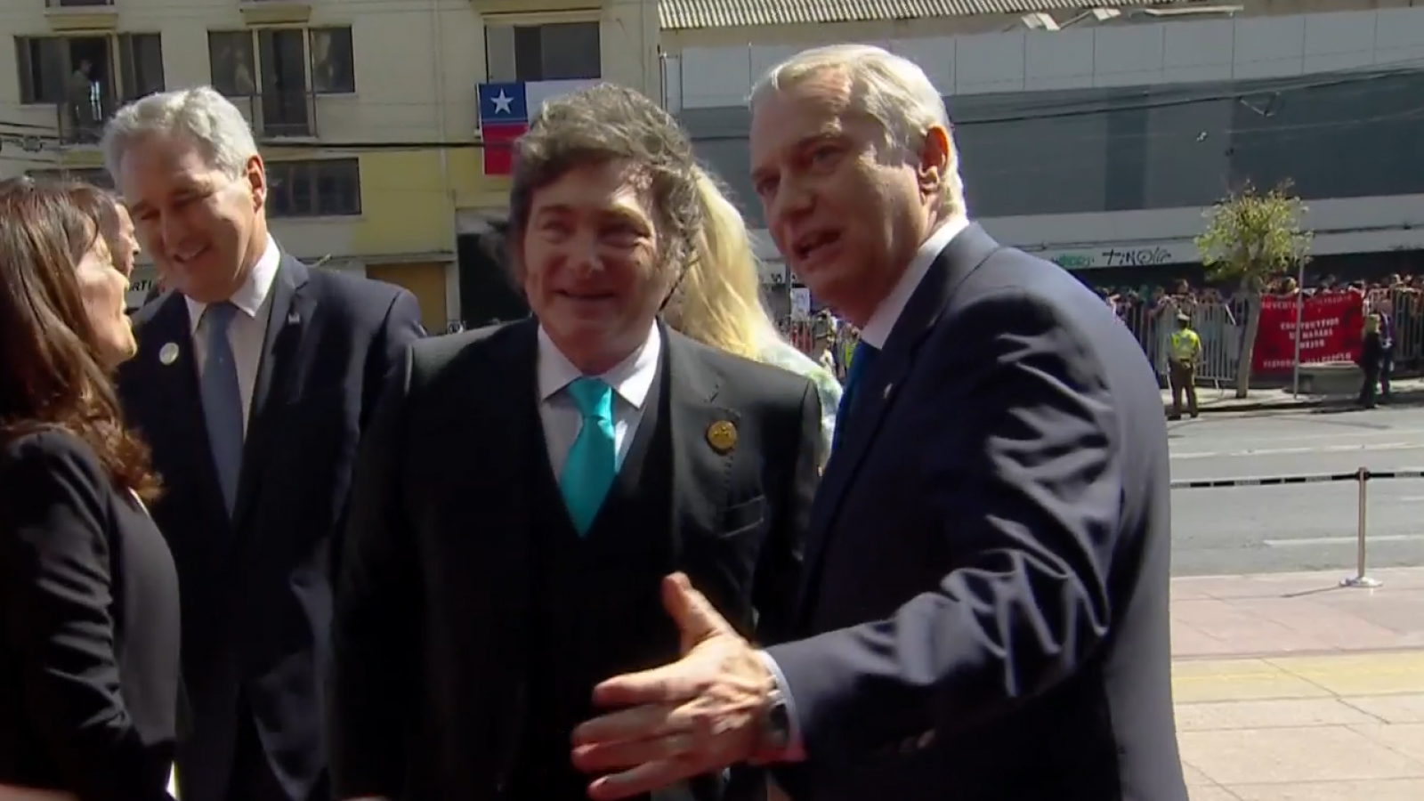 El sorpresivo encuentro de José Antonio Kast con Javier Milei en el Congreso Nacional
