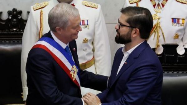 ¿Por qué la banda presidencial de Kast tiene el escudo nacional?
