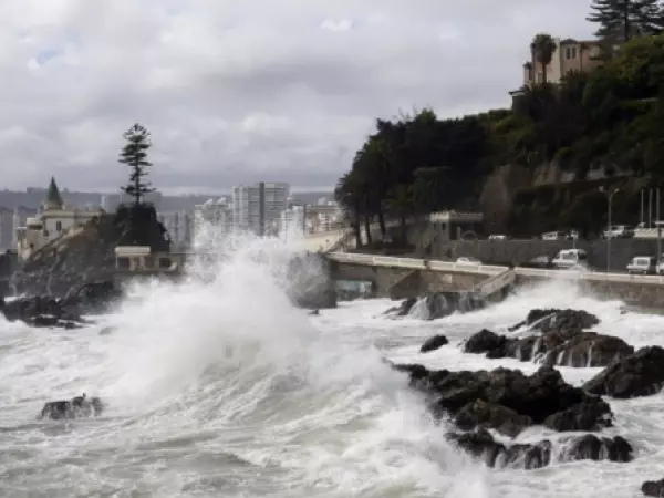 Marejadas afectarán al litoral chileno: estas son las fechas y horarios del fenómeno