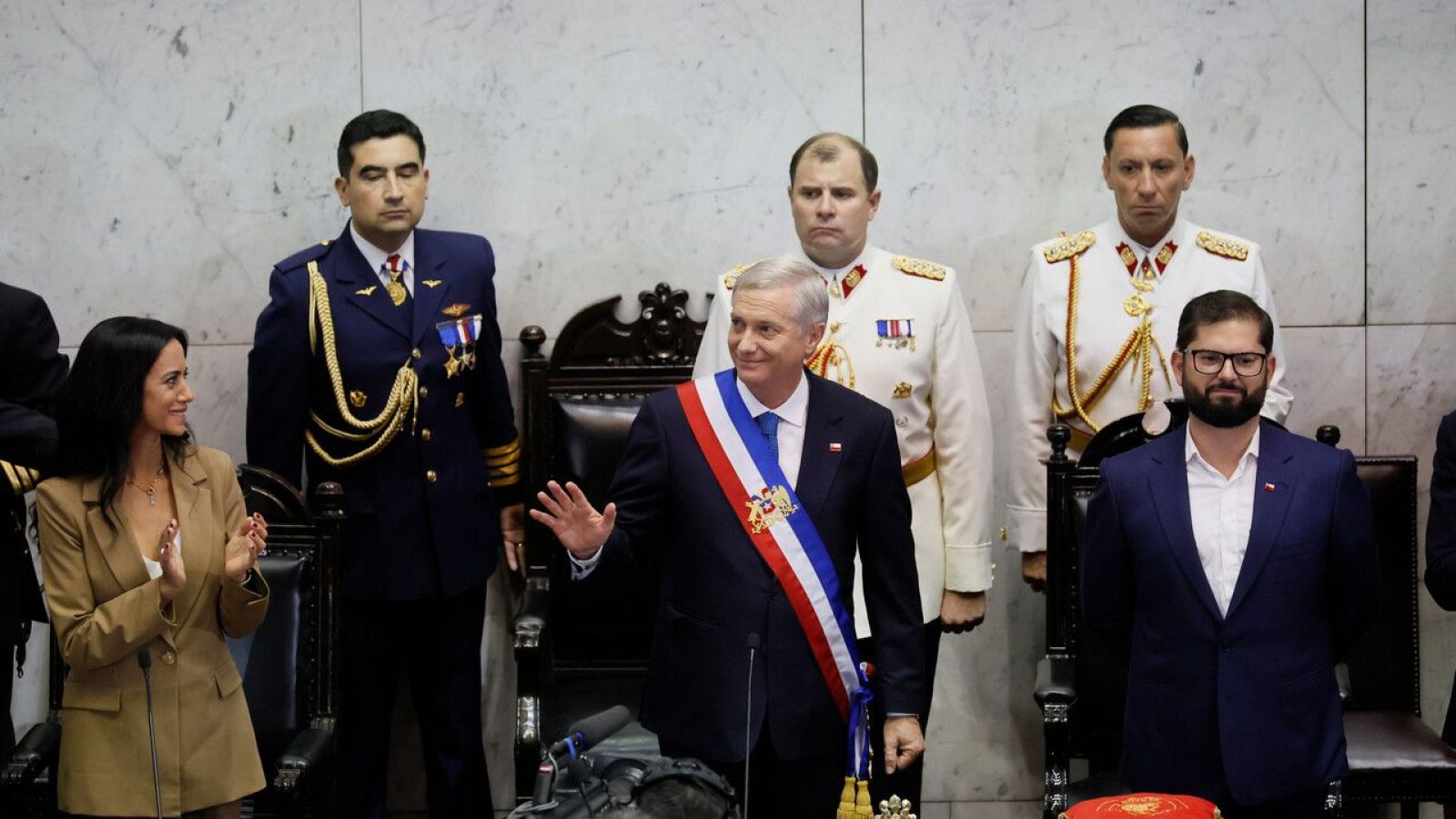 "Sí, juro": Así fue la investidura del nuevo Presidente de la República, José Antonio Kast
