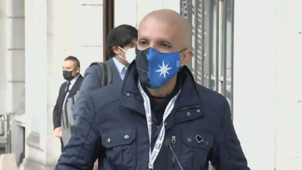 Exconvencional Rodrigo Rojas Vade es encontrado inconsciente y amarrado en Ruta 78
