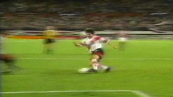 "Grande chileno": El relato de los goles de Salas en la Supercopa Sudamericana de 1997 en la voz de Marcelo Araujo
