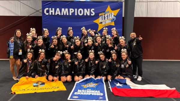 Equipo de cheerleading de Peñalolén se consagró campeón en mundial juvenil de EE. UU
