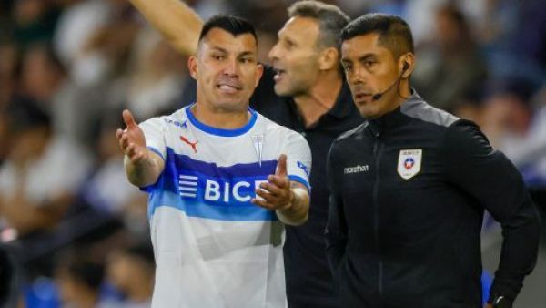 En agónico empate de la UC: ¿Debió irse expulsado Gary Medel?
