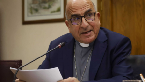 Cardenal Chomali pide al comercio a cerrar durante el Viernes Santo
