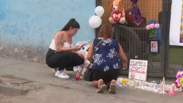 <p>Principal sospechosa es su madrastra: conmoción en Antofagasta por muerte de niña de 4 años</p>Principal sospechosa es su madrastra: conmoción en Antofagasta por muerte de niña de 4 años
