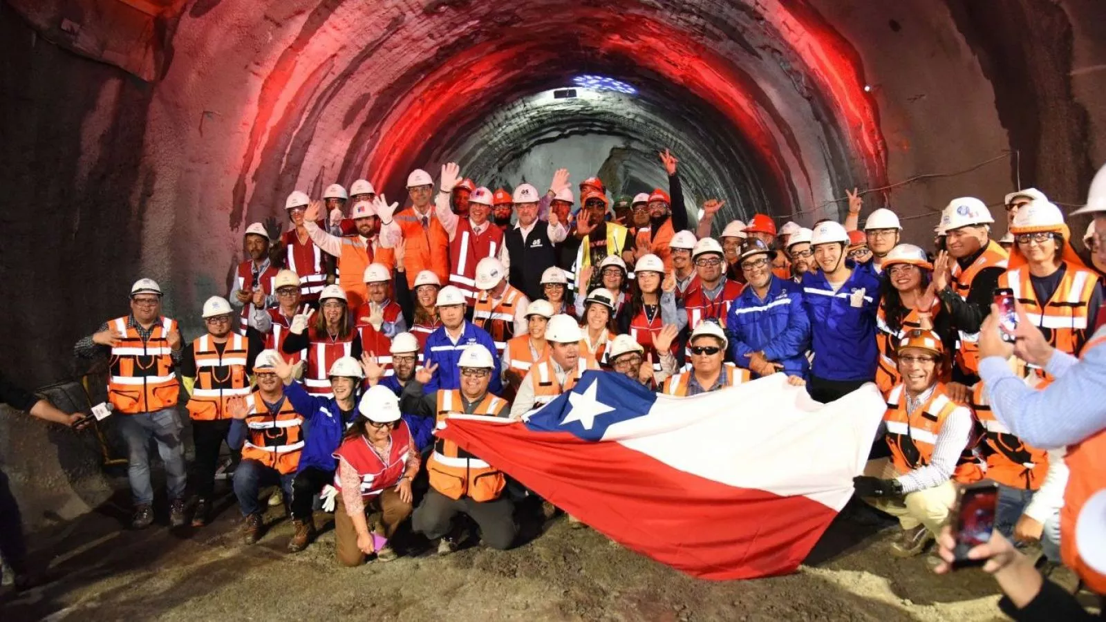 Línea 7 da un paso clave en Santiago: unen dos tramos del túnel en Puente Cal y Canto