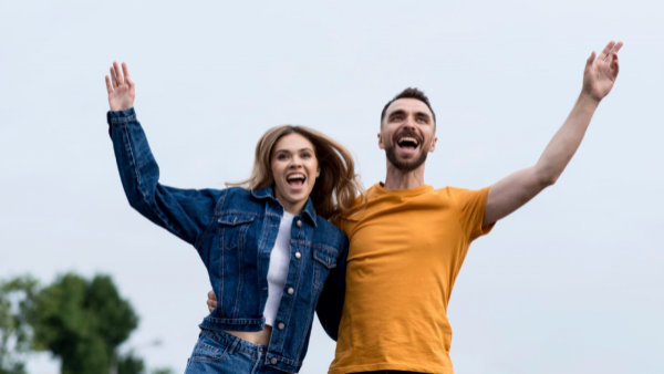 Chile sufre su peor caída en el Mundial de la Felicidad: Revisa qué lugar ocupa ahora
