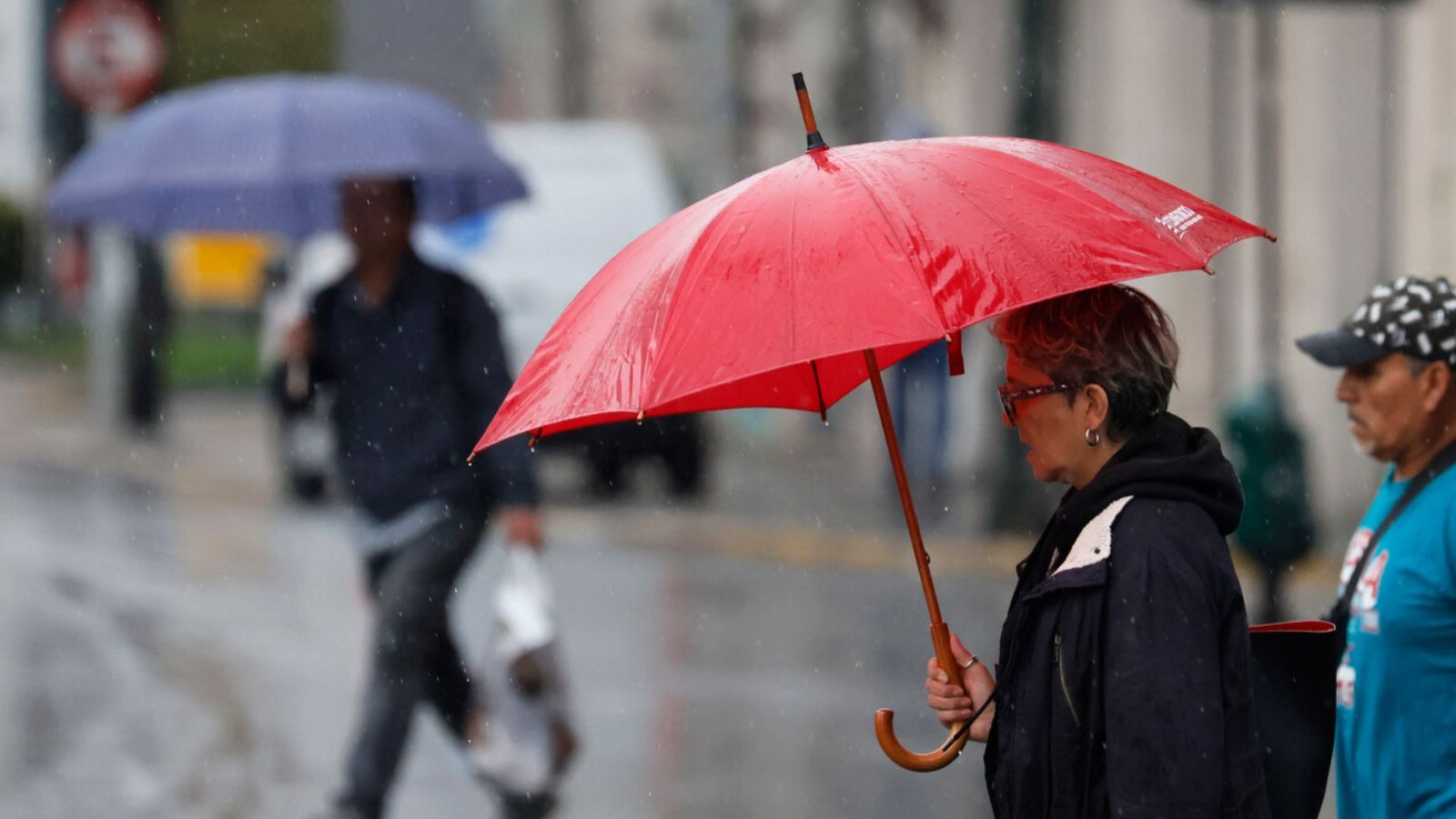 <p>Lluvia en la Región Metropolitana durante este viernes.</p>
