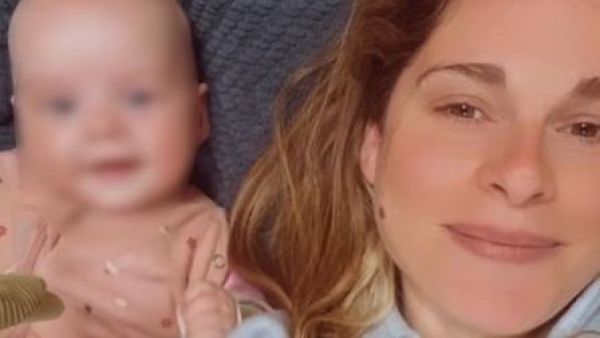 <p>Tanza Varela y su hija Roma.</p>Tanza Varela comparte esperanzador mensaje tras urgencia médica de su hija
