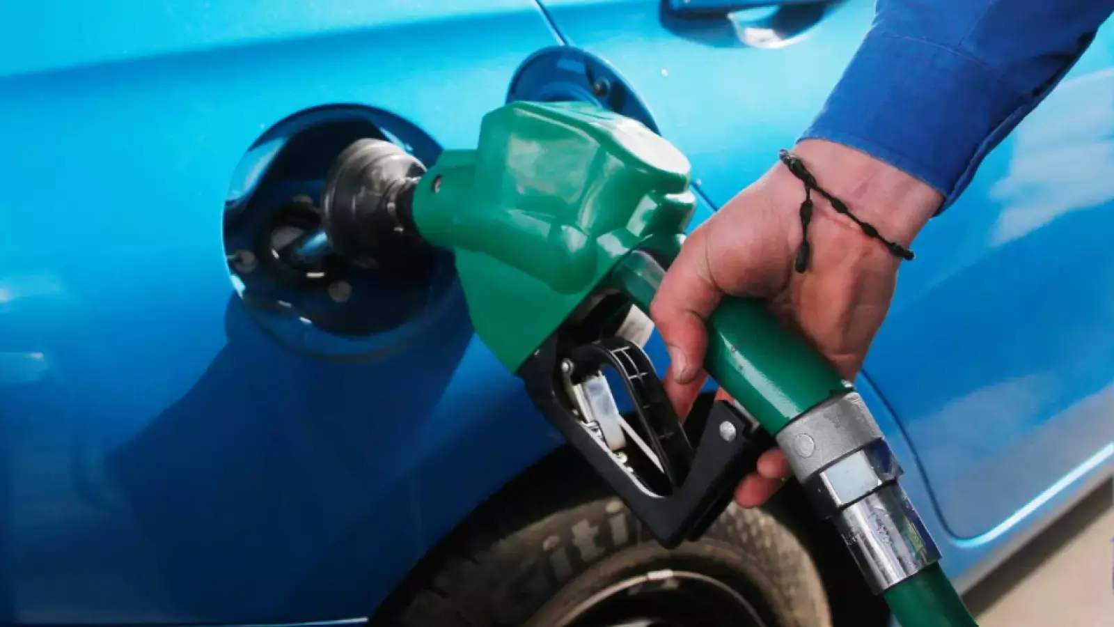 Gastó cerca de $1 millón: conductor llenó bidón con mil litros de diésel en Estación Central