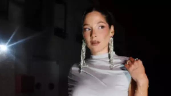 Kel Calderón responde a rumores de supuesto embarazo