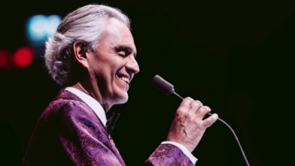<p>Andrea Bocelli suspende su presentación en Chile</p>"Imprevistos fuera del control": Andrea Bocelli suspende su presentación en Chile
