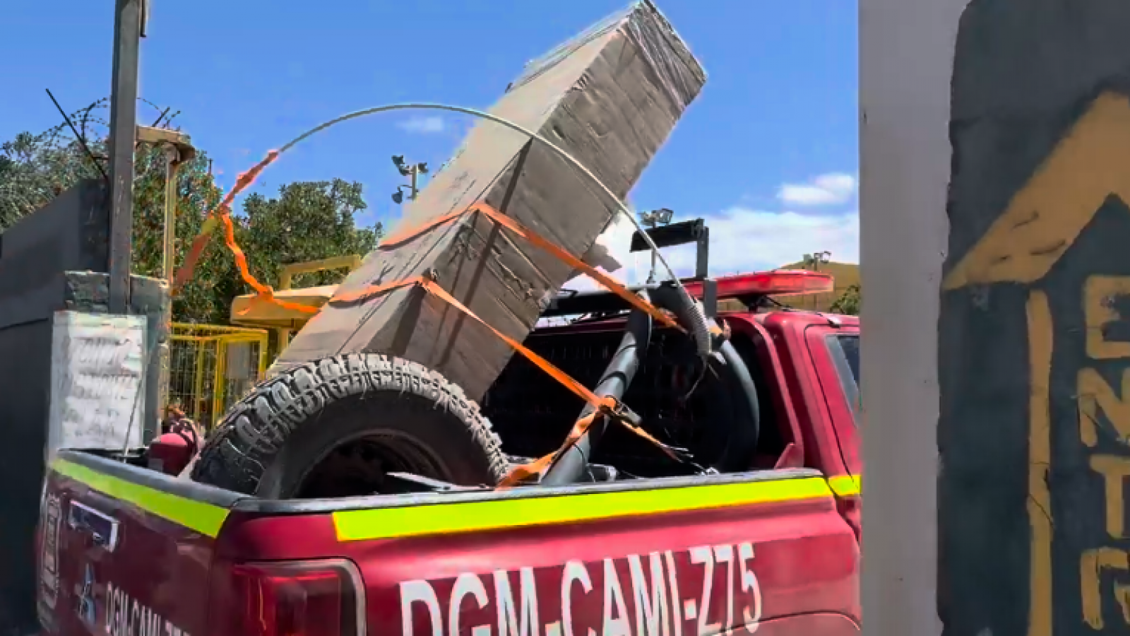 <p>Instalan primer pórtico detector de metales en colegio de Calama tras tragedia</p>
