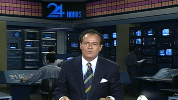<p>"Un profesional maravilloso": Recordamos a Eduardo Cruz Johnson, histórico lector de noticias de TVN</p>"Un profesional maravilloso": Recordamos a Eduardo Cruz Johnson, histórico lector de noticias de TVN
