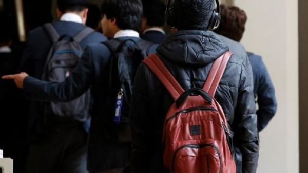 <p>Ministra de Educación anuncia proyecto de revisión de mochilas en colegios</p>Ministra de Educación anuncia proyecto de revisión de mochilas en colegios
