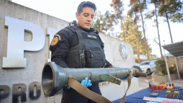<p>Cae banda narco que poseía lanzacohetes para atacar búnkeres</p>Cae banda narco que poseía lanzacohetes para atacar búnkeres
