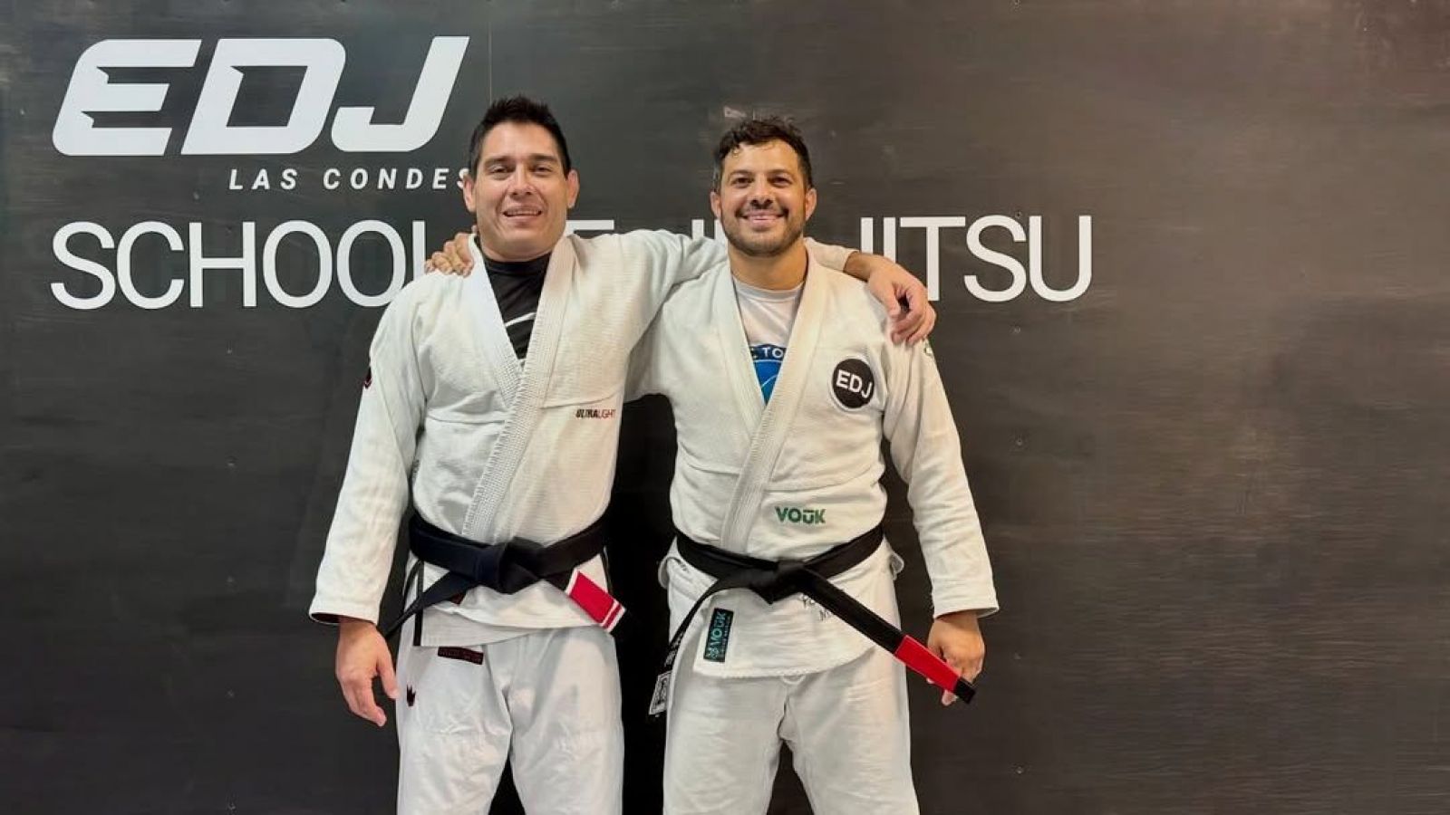 El destacado logro deportivo de Simón Oliveros: Alcanzó el cinturón negro de Jiujitsu
