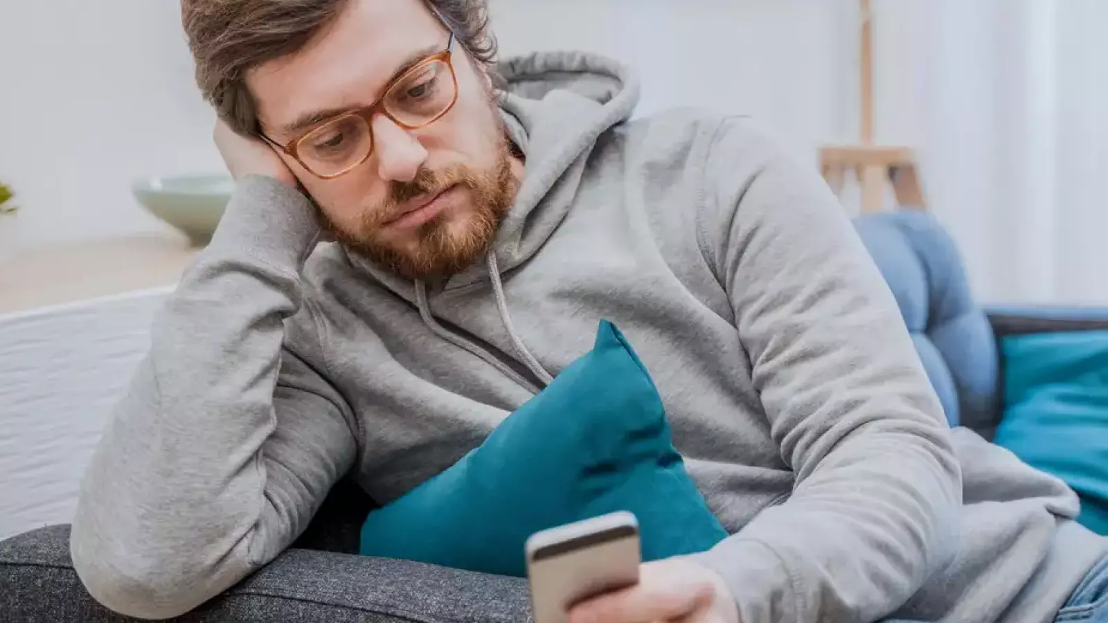 Estudio: el silencio del 'ghosting' duele más que el rechazo