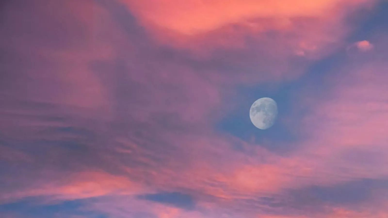 Luna rosa 2026: fecha y hora exacta para verla en Chile esta semana