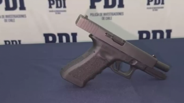 <p>Detienen a escolar en Rancagua tras hallazgo de arma y munición</p>Detienen a escolar en Rancagua tras hallazgo de arma y munición
