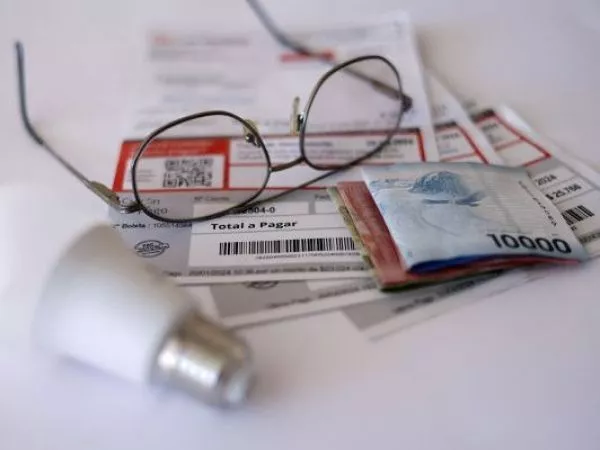 Cuentas de la luz subirían entre 10% y 20% para más de 400 mil hogares en julio