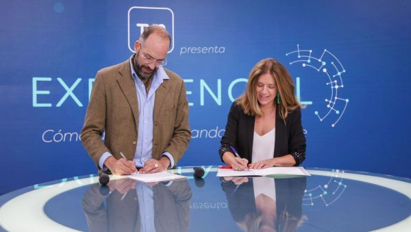 <p>TVN y CENIA sellan alianza para liderar la conversación sobre inteligencia artificial en Chile</p>TVN y CENIA sellan alianza para liderar la conversación sobre inteligencia artificial en Chile
