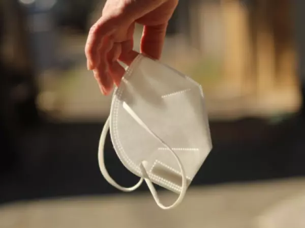 Mascarilla vuelve a ser obligatoria en urgencias: revisa a quiénes afecta