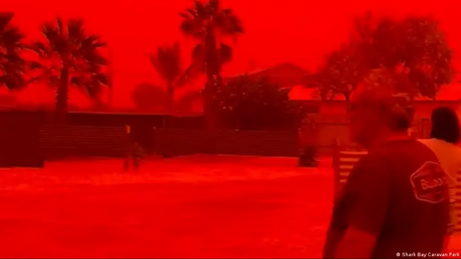 <p>¿Por qué el cielo se volvió rojo sangre en Australia?</p>

