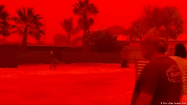 <p>¿Por qué el cielo se volvió rojo sangre en Australia?</p>¿Por qué el cielo se volvió rojo sangre en Australia?
