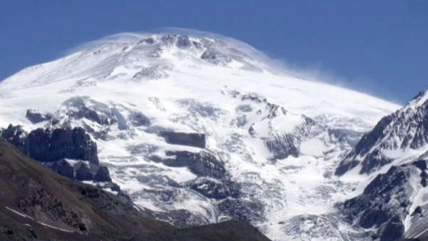 Por fracturamiento de roca y fluidos: Sernageomin informa de actividad sísmica en volcán San José
