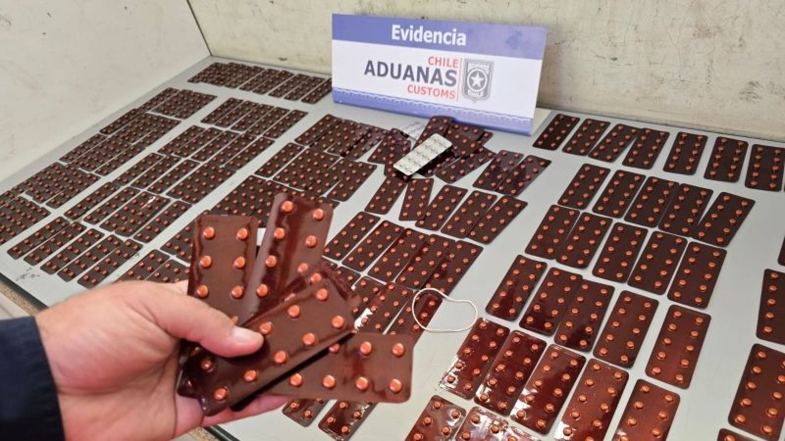 <p>Aduana descubrió contrabando de más de 6 mil píldoras abortivas y psicotrópicos</p>
