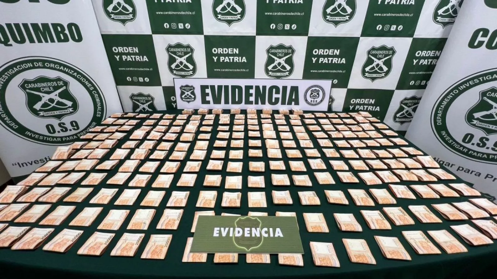Detienen a niñera que sustrajo $30 millones y los ocultó bajo tierra